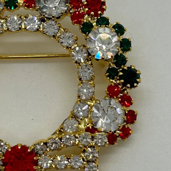 Vintage Lord & Taylor Christmas Wreath Brooch Gold-Tone Rhinestones Red Green Cl - Picture 12 of 16